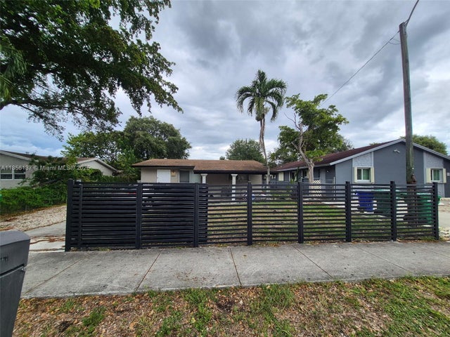 1 of 4 - 2831 Nw 14th Ct, Fort Lauderdale, FL