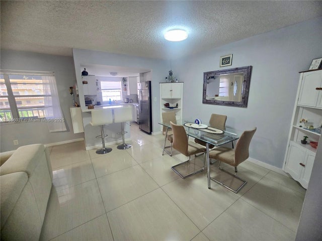2 of 12 - 5300 Washington St U403, Hollywood, FL