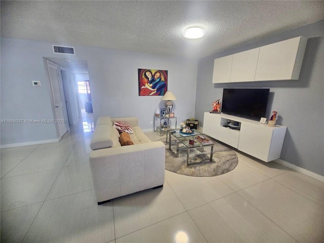 4 of 12 - 5300 Washington St U403, Hollywood, FL