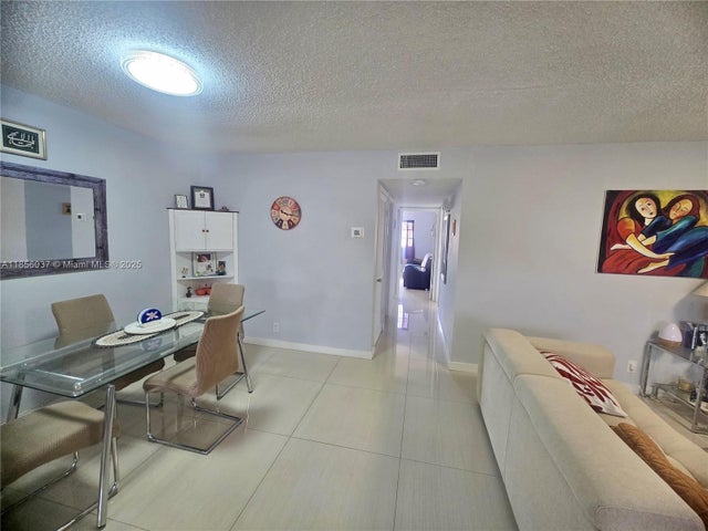 5 of 12 - 5300 Washington St U403, Hollywood, FL