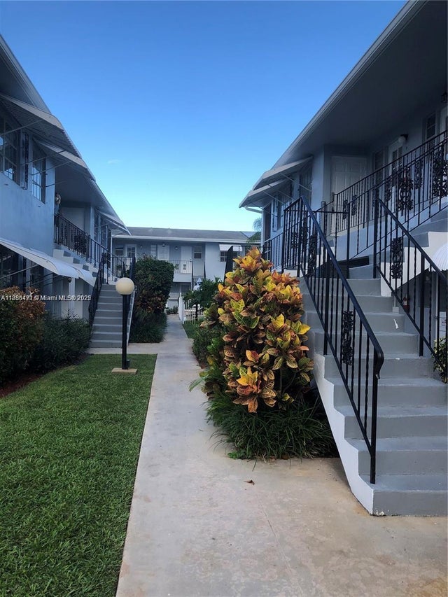 2 of 14 - 3720 Harrison St 4, Hollywood, FL