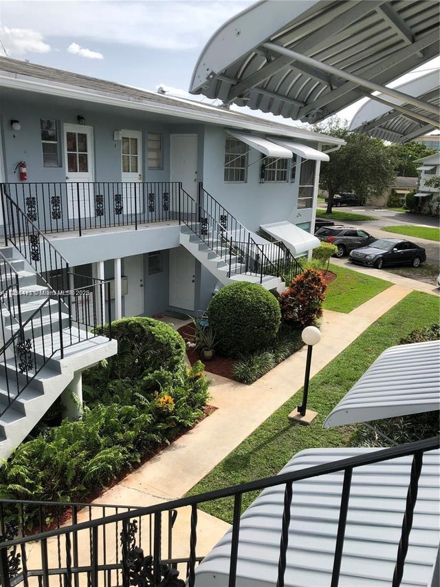 3 of 14 - 3720 Harrison St 4, Hollywood, FL