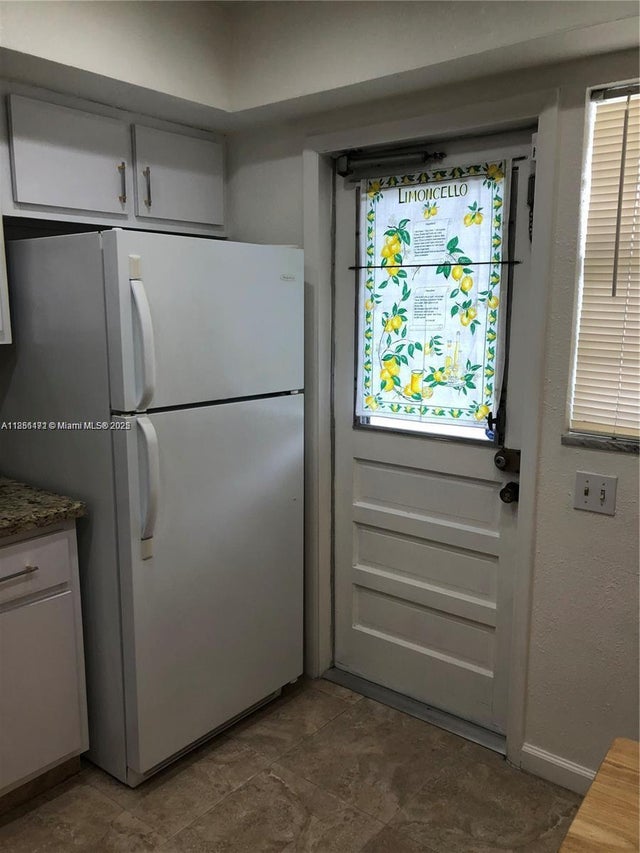 5 of 14 - 3720 Harrison St 4, Hollywood, FL