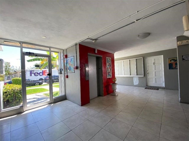 2 of 25 - 1855 Plunkett St 101, Hollywood, FL