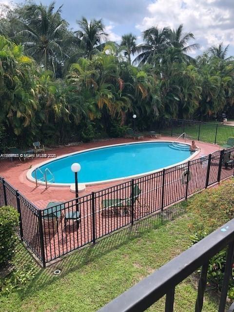3 of 20 - 1431 S 14th Ave 206, Hollywood, FL