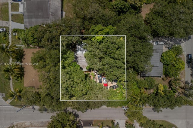 2 of 8 - 14350 Ne 8th Ave, North Miami, FL