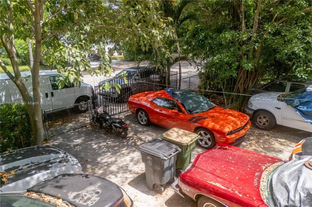 4 of 8 - 14350 Ne 8th Ave, North Miami, FL