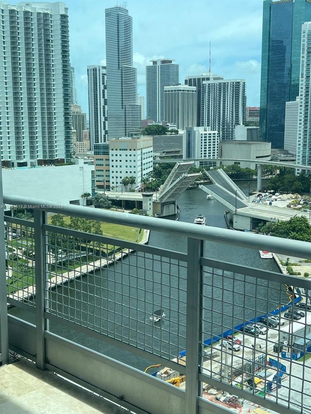 3 of 30 - 690 Sw 1st Ct 2122, Miami, FL