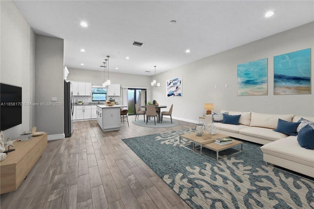 4 of 23 - 9213 Nw 16th St, Pembroke Pines, FL