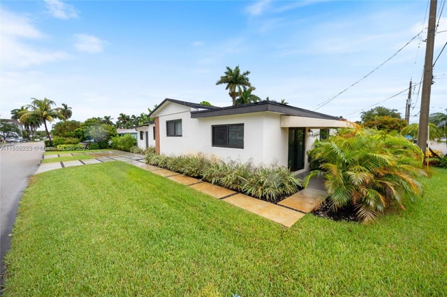 3 of 25 - 1201 N 16th Ave, Hollywood, FL