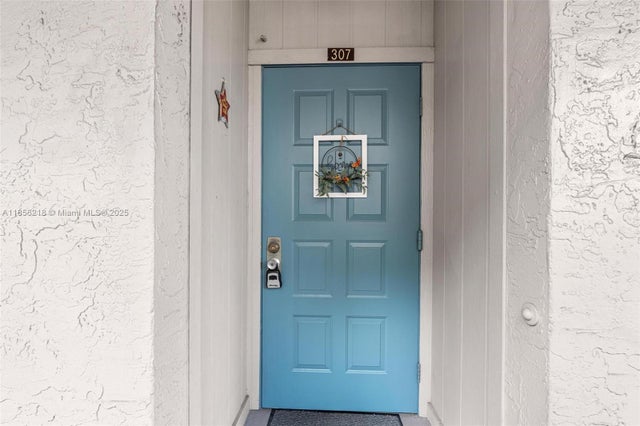 4 of 43 - 1101 Colony Point Cir 307, Pembroke Pines, FL