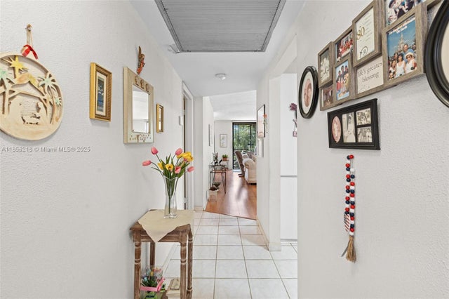 5 of 43 - 1101 Colony Point Cir 307, Pembroke Pines, FL