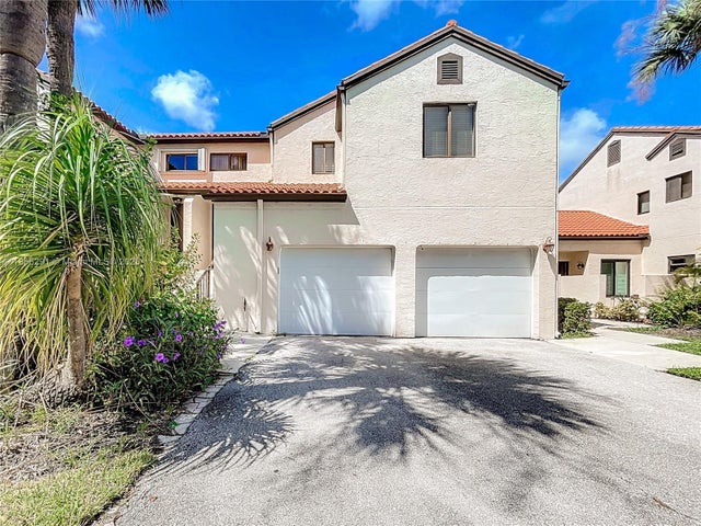 2 of 84 - 20 Via De Casas Sur 202, Boynton Beach, FL