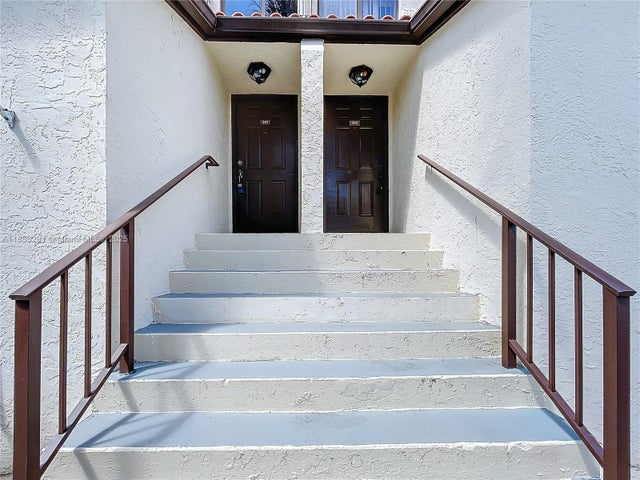 3 of 84 - 20 Via De Casas Sur 202, Boynton Beach, FL