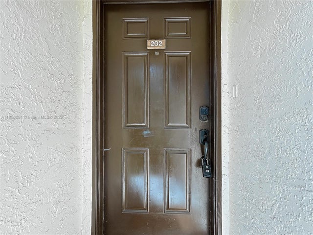 4 of 84 - 20 Via De Casas Sur 202, Boynton Beach, FL