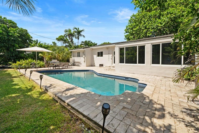 5 of 25 - 6610 Santona St, Coral Gables, FL