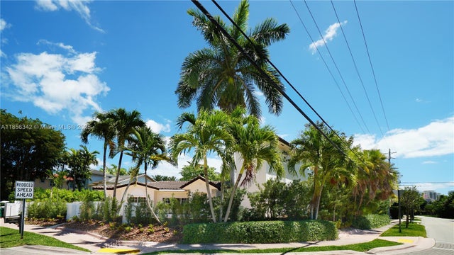 2 of 67 - 691 Ridgewood Rd, Key Biscayne, FL