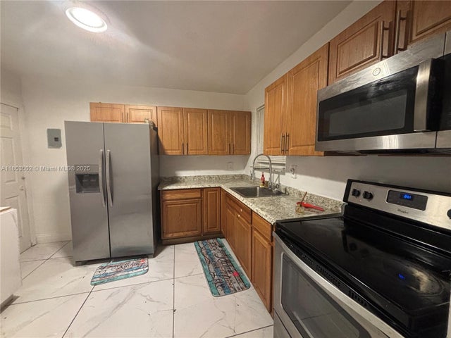 3 of 21 - 3011 Nw 1st St, Miami, FL