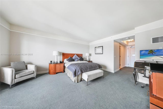 3 of 39 - 1435 Brickell Ave 3005, Miami, FL