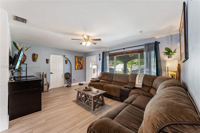 3 of 22 - 2020 De Soto Dr, Miramar, FL