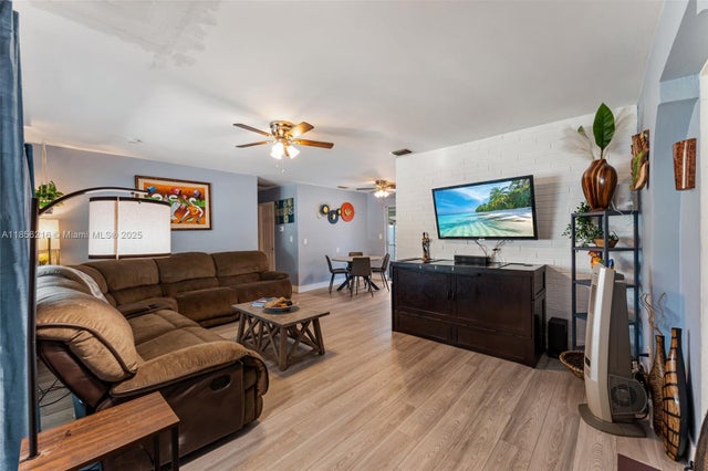 4 of 22 - 2020 De Soto Dr, Miramar, FL