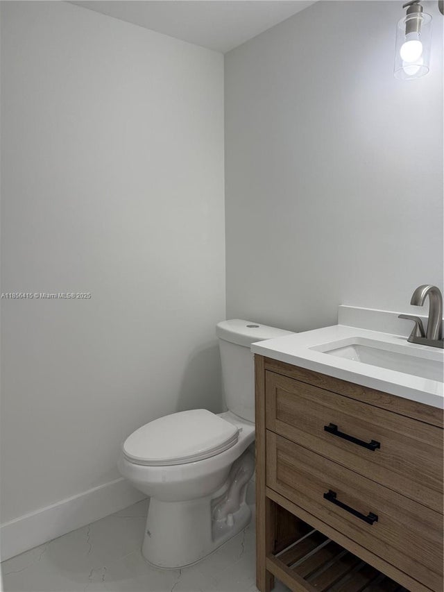 4 of 5 - 20281 E Country Club Dr Cab19, Aventura, FL