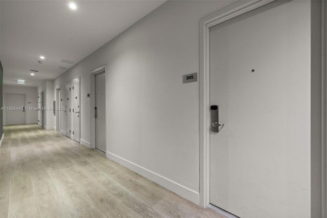 1 of 20 - 239 Sw 9th St 305, Miami, FL