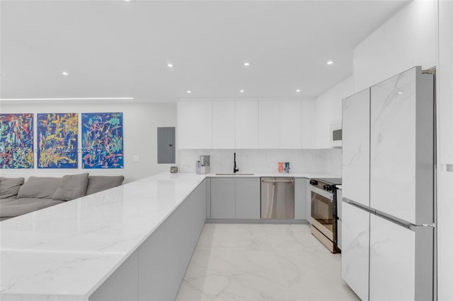 2 of 36 - 20441 Ne 30th Ave 424-9, Aventura, FL