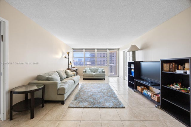 1 of 33 - 251 174th St 812, Sunny Isles Beach, FL
