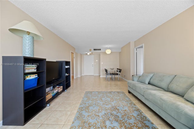 4 of 33 - 251 174th St 812, Sunny Isles Beach, FL
