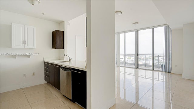 5 of 24 - 90 Sw 3rd St Ph-10, Miami, FL