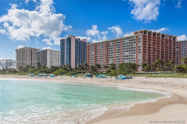 1 of 18 - 2899 Collins Ave 1420, Miami Beach, FL