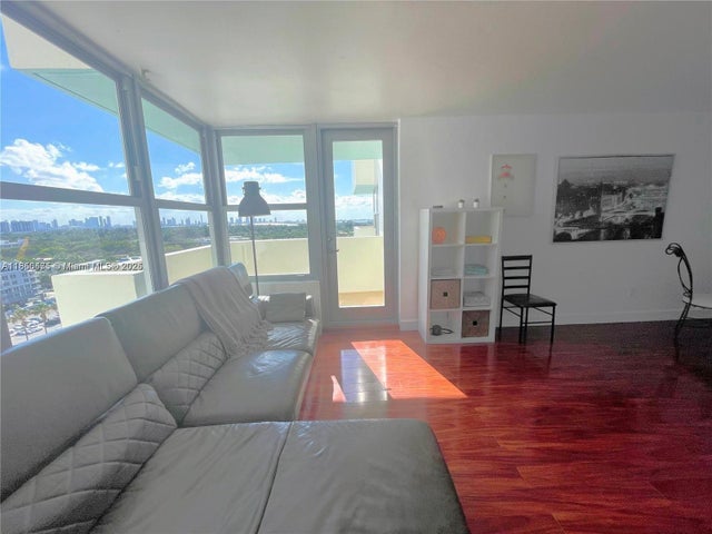 3 of 18 - 2899 Collins Ave 1420, Miami Beach, FL