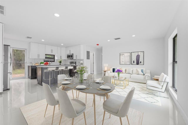4 of 35 - 949 Se 5th St, Deerfield Beach, FL