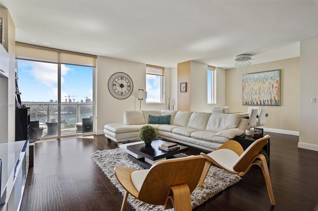 1 of 38 - 244 Biscayne Blvd 1803, Miami, FL