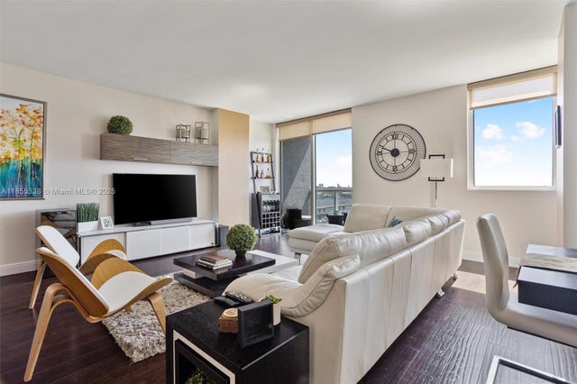 2 of 38 - 244 Biscayne Blvd 1803, Miami, FL