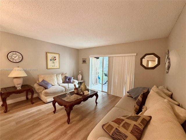 2 of 25 - 4281 Nw 41st St 115, Lauderdale Lakes, FL