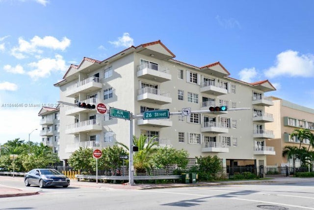 2 of 18 - 2600 Collins Ave 309, Miami Beach, FL