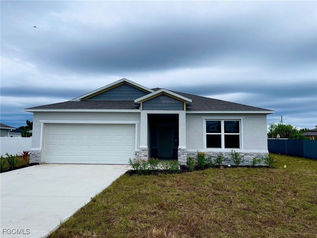 215 Nw 4th Ave, CAPE CORAL