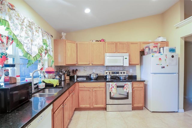 5 of 17 - 4022 25th St Sw, Lehigh Acres, FL