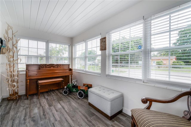 5 of 39 - 512 Nw 13th St, Homestead, FL