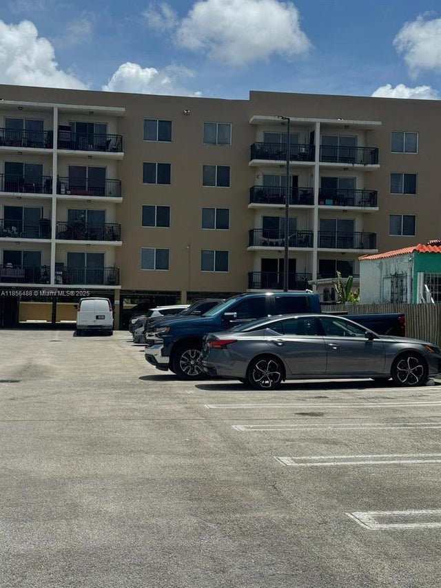 4 of 24 - 2647 Nw 25th Ave 507, Miami, FL