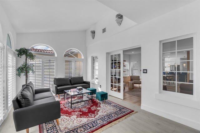 4 of 29 - 2043 Sw 7th St, Miami, FL