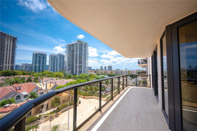 2 of 35 - 19667 Turnberry Way 7b, Aventura, FL