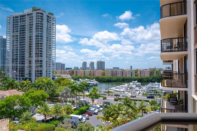 3 of 35 - 19667 Turnberry Way 7b, Aventura, FL