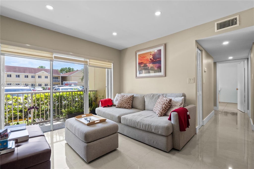 13810 Sw 112th St 102, Miami