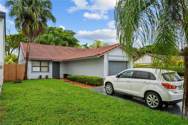 3 of 31 - 9502 Sw 151st Ct, Miami, FL