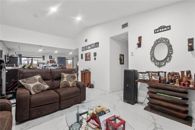 5 of 31 - 9502 Sw 151st Ct, Miami, FL