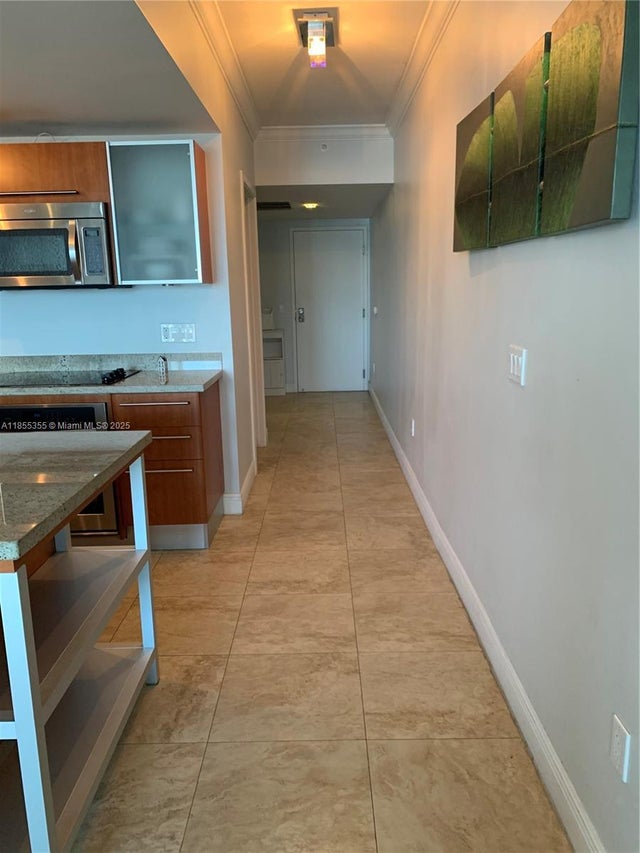3 of 24 - 185 Sw 7th St 2202, Miami, FL