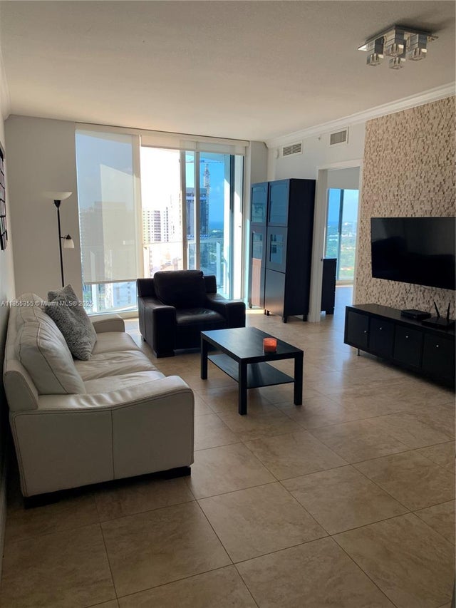 4 of 24 - 185 Sw 7th St 2202, Miami, FL
